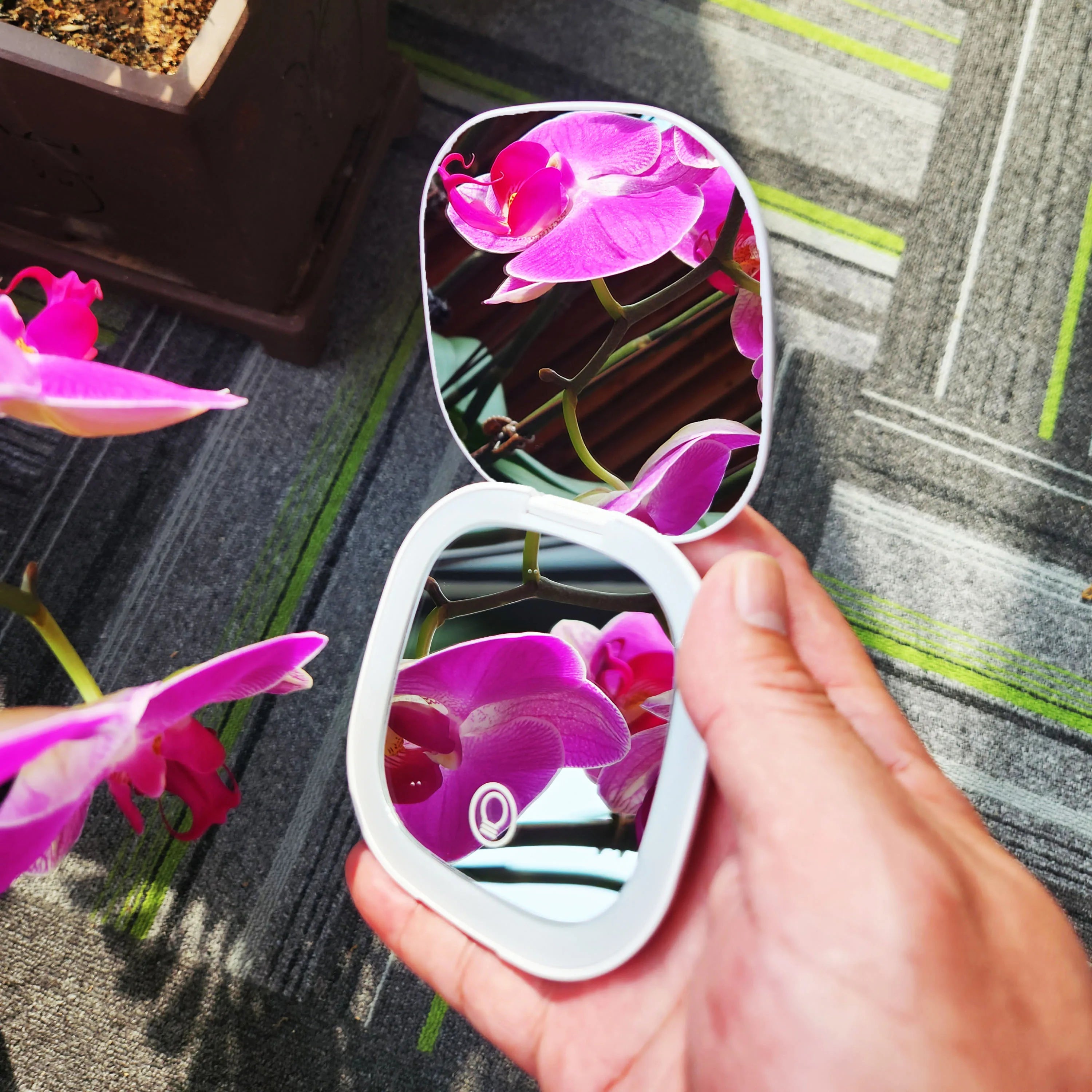 VivaLight Makeup Mirror